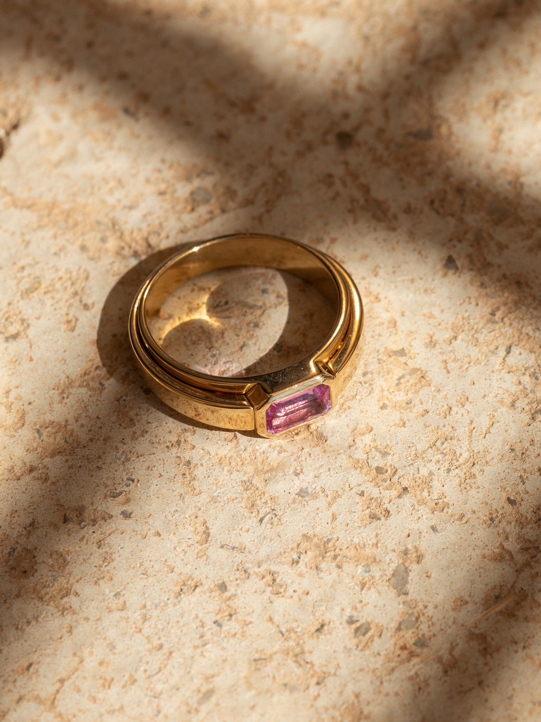 bauhaus ring _ saphir pink