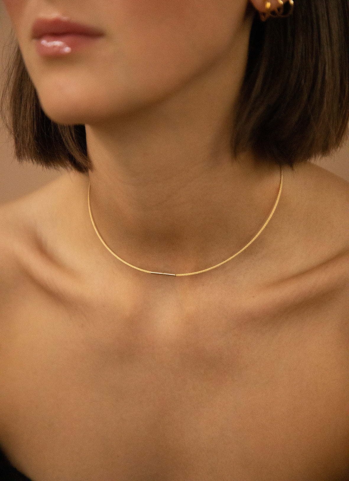 be patient metal bold choker