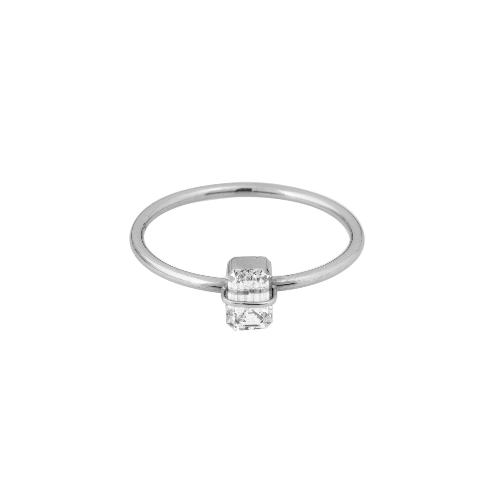 emerald cut ring