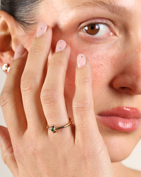 one bullet bold ring w/ smaragd