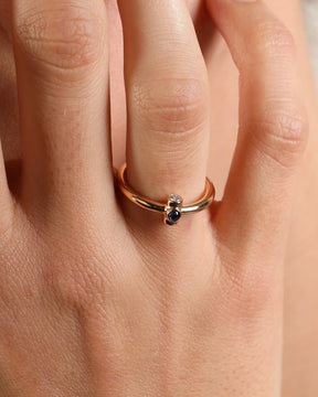one bullet bold ring w/ saphir