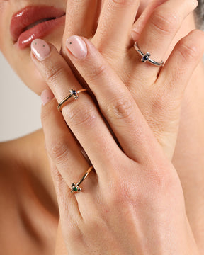 one bullet bold ring w/ smaragd